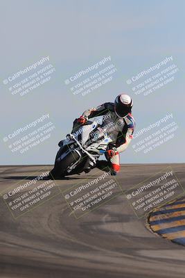 media/Dec-15-2023-Apex Assassins (Fri) [[91f19fb1c7]]/Trackday 1/Session 4 (Turn 12)/